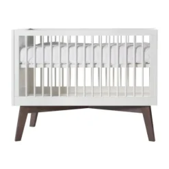 Kidsmill Sixties Babybed Wit Mat / Walnoot 70 x 140 cm